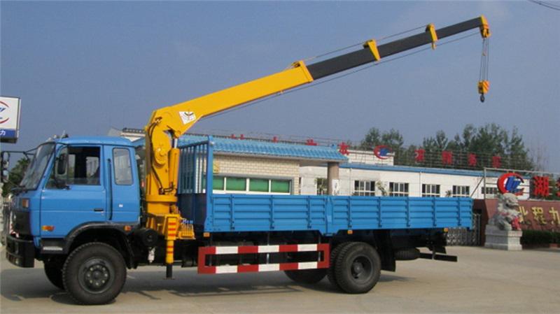 Cho thuê xe cẩu nâng hàng tại Nghệ An